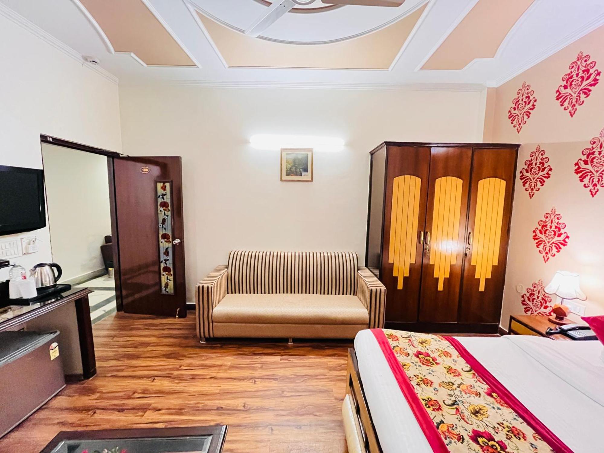Hotel Paras - Karol Bagh Delhi Exterior foto