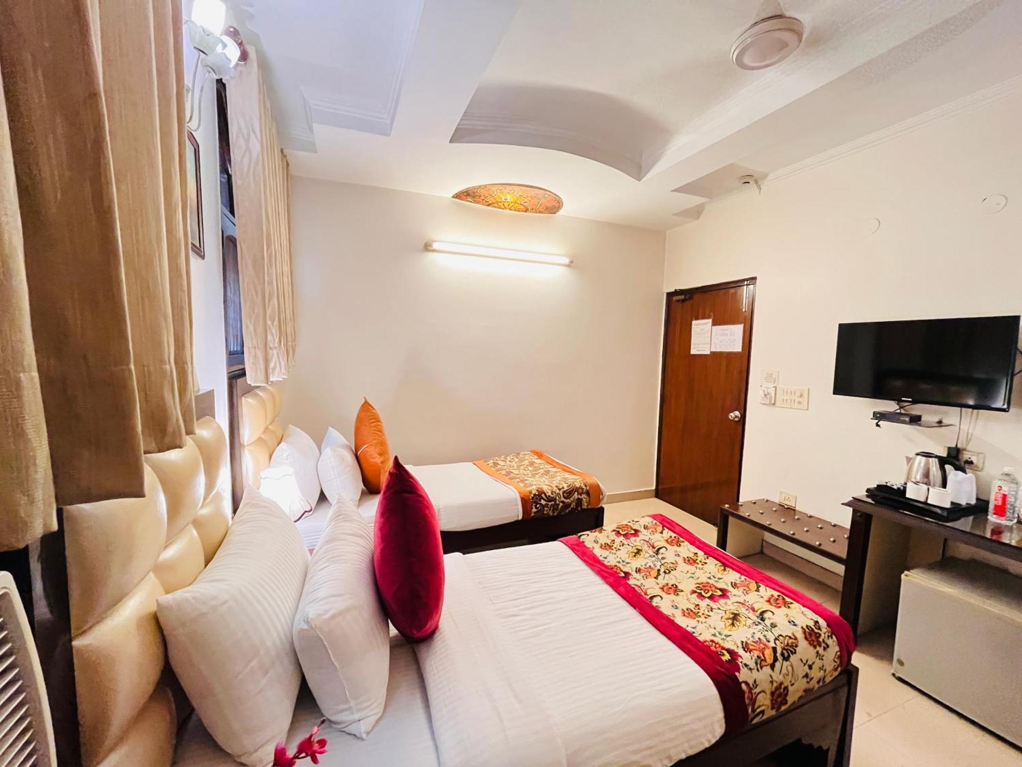 Hotel Paras - Karol Bagh Delhi Exterior foto