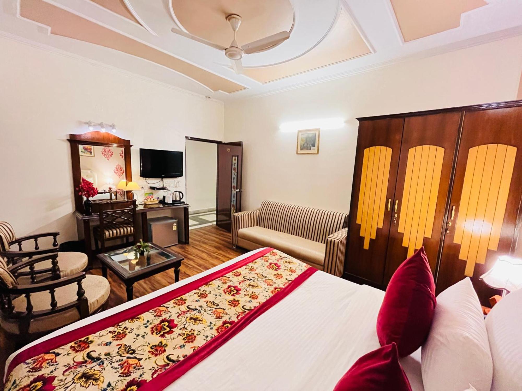 Hotel Paras - Karol Bagh Delhi Exterior foto