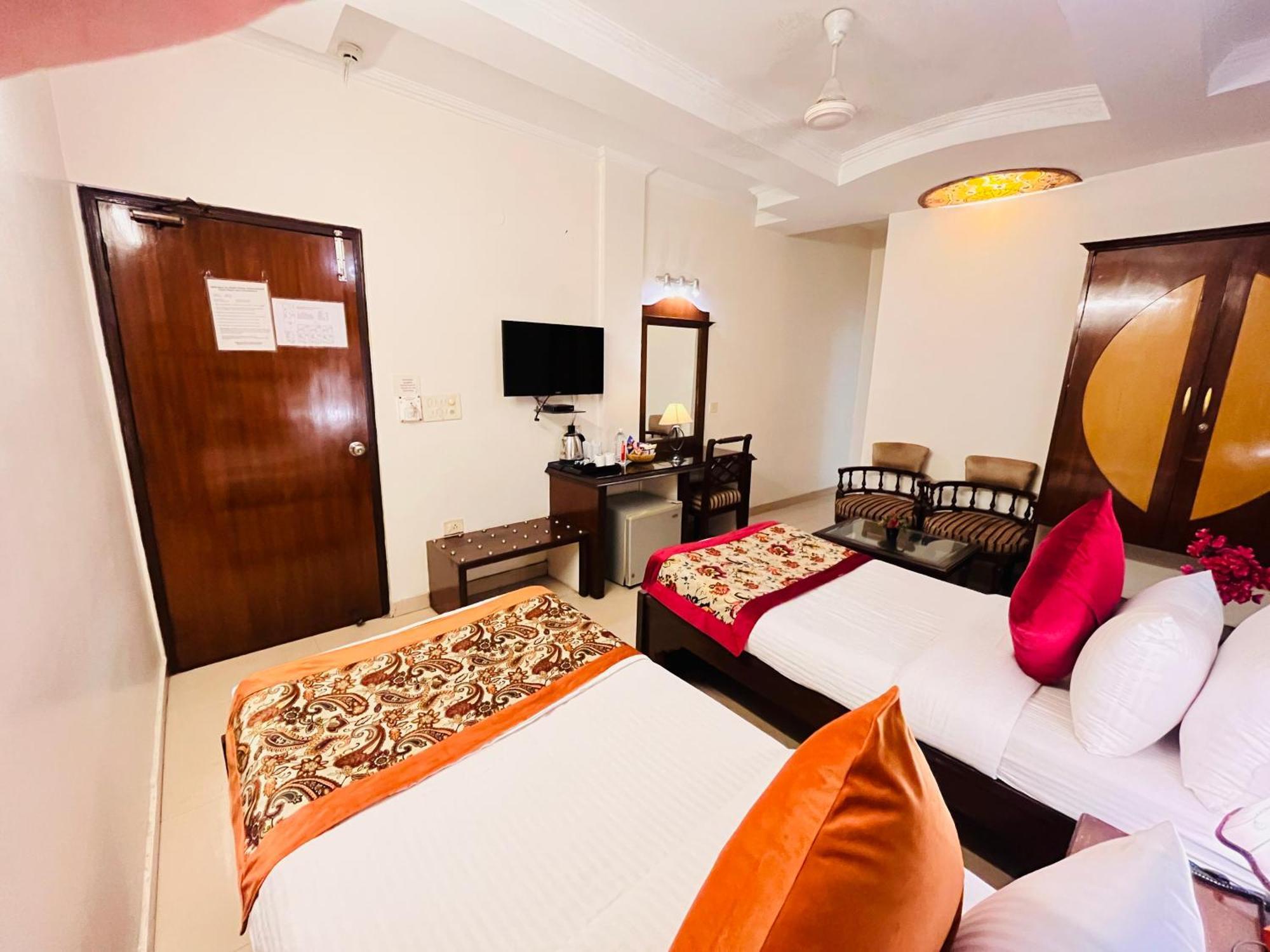 Hotel Paras - Karol Bagh Delhi Exterior foto